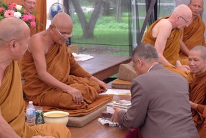 The Thai ambassador receives Dhamma books from Luang Por Liem
