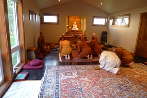 The Sangha pays its' respects to Ajahn Anando