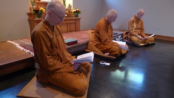 Ven. Caganando, Luang Por Viradhammo and Ajahn Jayanto during the Vinaya class