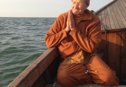 Ajahn Viradhammo was in Latvia this summer to teach a retreat. Towards the end of his stay he was able to spread his mum's ashes on the Baltic Sea