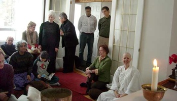 The laity and Anagarika Cathy at the new Satisaraniya Hermitage