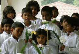 A group of Sri Lankan kids came to sing for Vesak