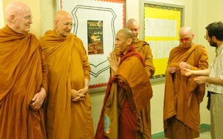 Assembled bhikkhus with Luang Por Sumedho and Ajahn Viradhammo